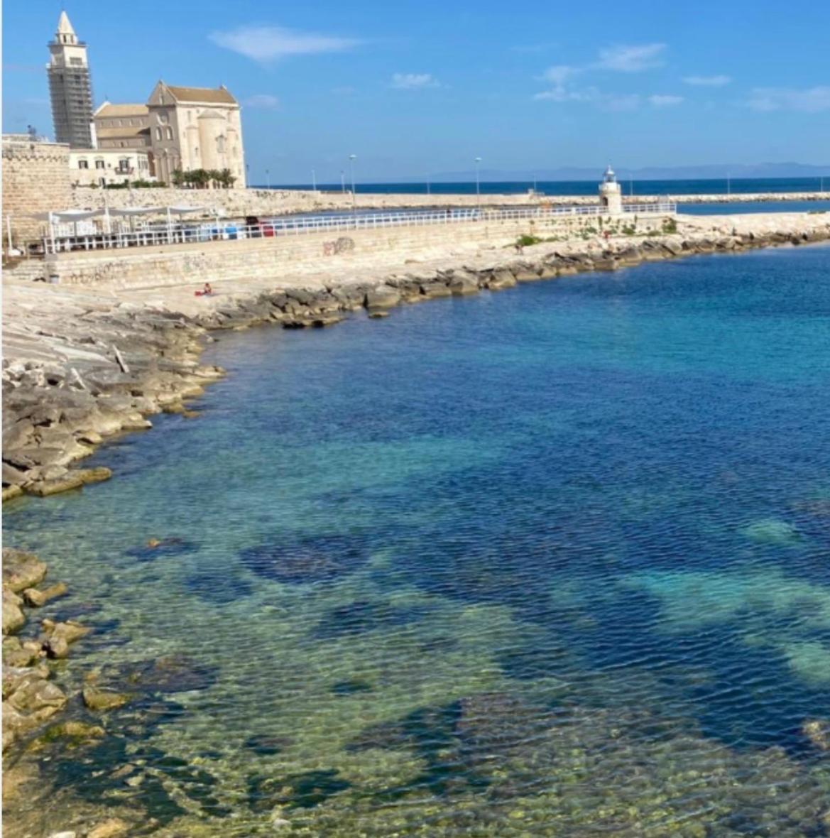 B&B Villa Mediterranee Con Parking Space Trani Kültér fotó