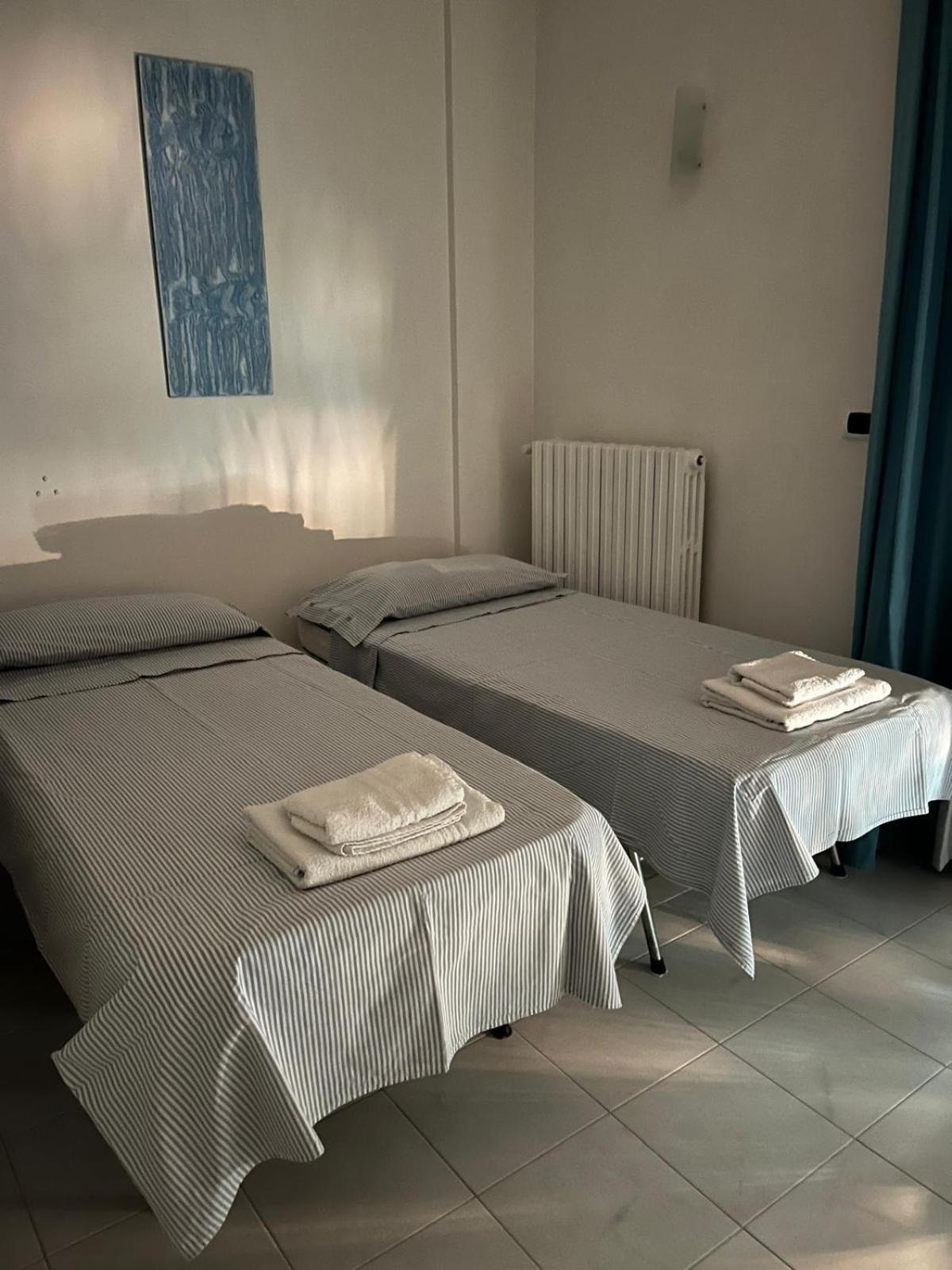 B&B Villa Mediterranee Con Parking Space Trani Kültér fotó